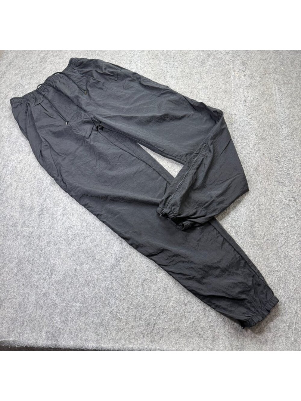Nike Windbreaker Track Pants Women L (12-14) Black Nylon Cuffed 32" Ankle Zip